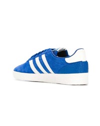 blaue Wildleder niedrige Sneakers von adidas