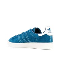 blaue Wildleder niedrige Sneakers von adidas