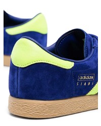 blaue Wildleder niedrige Sneakers von adidas