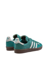 blaue Wildleder niedrige Sneakers von adidas