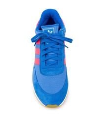 blaue Wildleder Sportschuhe von adidas