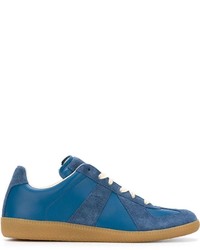 blaue Wildleder Turnschuhe mit geometrischem Muster