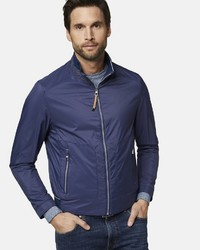 blaue Windjacke von Bugatti