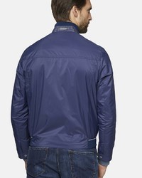 blaue Windjacke von Bugatti