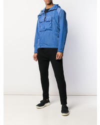 blaue Windjacke von CP Company