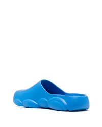 blaue Zehensandalen von Moschino