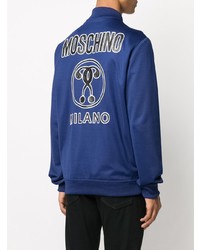 blauer bedruckter Pullover mit einem Kapuze von Moschino