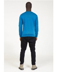 blauer bedruckter Pullover mit einem Rundhalsausschnitt von PLUS EIGHTEEN