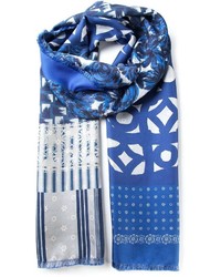 blauer bedruckter Schal