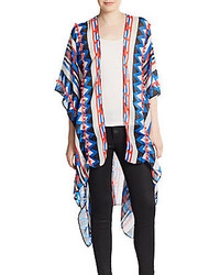 blauer Kimono mit geometrischem Muster