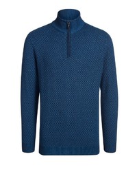 blauer Pullover mit einem Reißverschluss am Kragen von Bernd Berger