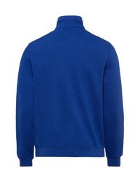 blauer Pullover mit einem Reißverschluss am Kragen von Brax