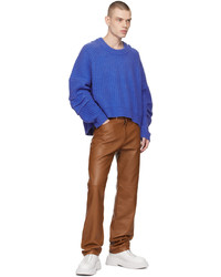 blauer Pullover mit einem Rundhalsausschnitt von ALTU