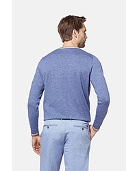 blauer Pullover mit einem Rundhalsausschnitt von Bugatti