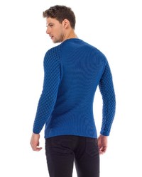 blauer Pullover mit einem Rundhalsausschnitt von Cipo & Baxx