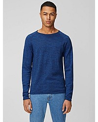 blauer Pullover mit einem Rundhalsausschnitt von Produkt