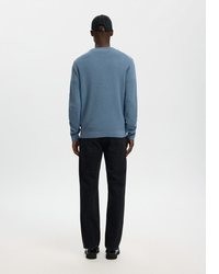 blauer Pullover mit einem Rundhalsausschnitt von Selected