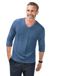 blauer Pullover mit einem V-Ausschnitt von Classic