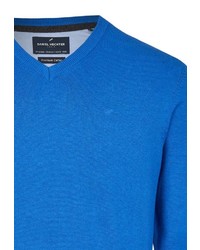 blauer Pullover mit einem V-Ausschnitt von Daniel Hechter