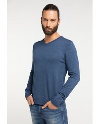 blauer Pullover mit einem V-Ausschnitt von Dreimaster