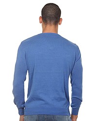 blauer Pullover mit einem V-Ausschnitt von FIOCEO