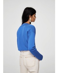 blauer Pullover mit einem V-Ausschnitt von Mango