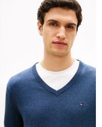 blauer Pullover mit einem V-Ausschnitt von Tommy Hilfiger