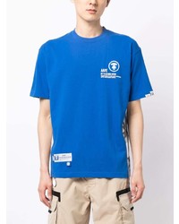 blaues bedrucktes T-Shirt mit einem Rundhalsausschnitt von AAPE BY A BATHING APE