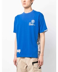 blaues bedrucktes T-Shirt mit einem Rundhalsausschnitt von AAPE BY A BATHING APE