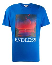 blaues bedrucktes T-Shirt mit einem Rundhalsausschnitt von Applecore