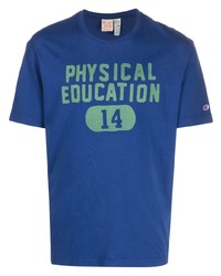 blaues bedrucktes T-Shirt mit einem Rundhalsausschnitt von Champion