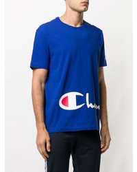 blaues bedrucktes T-Shirt mit einem Rundhalsausschnitt von Champion