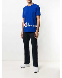 blaues bedrucktes T-Shirt mit einem Rundhalsausschnitt von Champion