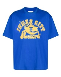 blaues bedrucktes T-Shirt mit einem Rundhalsausschnitt von HONOR THE GIFT