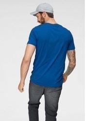 blaues bedrucktes T-Shirt mit einem Rundhalsausschnitt von Jack & Jones