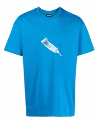 blaues bedrucktes T-Shirt mit einem Rundhalsausschnitt von Jacquemus