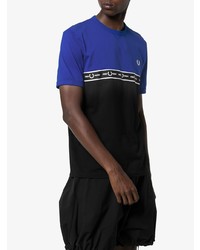 blaues bedrucktes T-Shirt mit einem Rundhalsausschnitt von Fred Perry