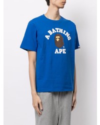 blaues bedrucktes T-Shirt mit einem Rundhalsausschnitt von A Bathing Ape