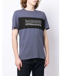 blaues bedrucktes T-Shirt mit einem Rundhalsausschnitt von Barbour