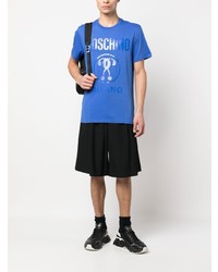 blaues bedrucktes T-Shirt mit einem Rundhalsausschnitt von Moschino