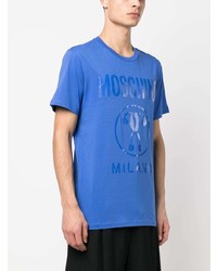 blaues bedrucktes T-Shirt mit einem Rundhalsausschnitt von Moschino