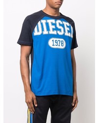 blaues bedrucktes T-Shirt mit einem Rundhalsausschnitt von Diesel