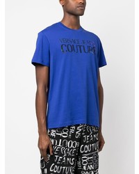 blaues bedrucktes T-Shirt mit einem Rundhalsausschnitt von VERSACE JEANS COUTURE