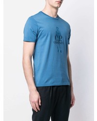 blaues bedrucktes T-Shirt mit einem Rundhalsausschnitt von C.P. Company