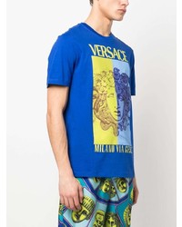 blaues bedrucktes T-Shirt mit einem Rundhalsausschnitt von Versace