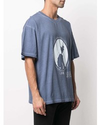 blaues bedrucktes T-Shirt mit einem Rundhalsausschnitt von Maison Margiela