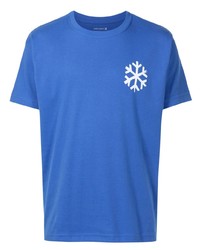 blaues bedrucktes T-Shirt mit einem Rundhalsausschnitt von OSKLEN