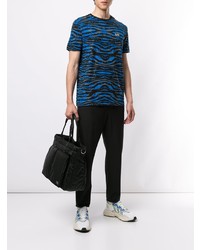 blaues bedrucktes T-Shirt mit einem Rundhalsausschnitt von Ea7 Emporio Armani