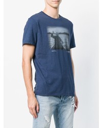 blaues bedrucktes T-Shirt mit einem Rundhalsausschnitt von Woolrich