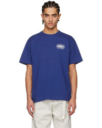 blaues bedrucktes T-Shirt mit einem Rundhalsausschnitt von Sacai